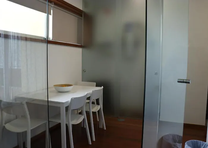 Гостевой дом Metro Heroismo Порту