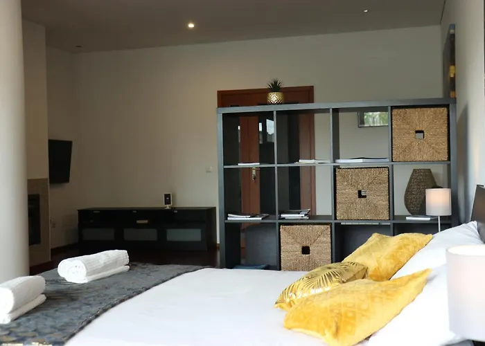 Gasthuis Metro Heroismo Porto