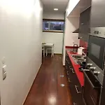 Metro Heroismo بيت ضيافة 3*