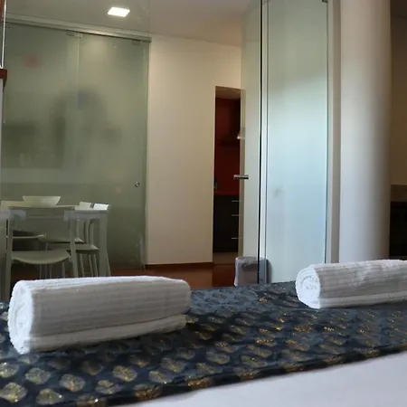 ゲストハウス Metro Heroismo ポルト